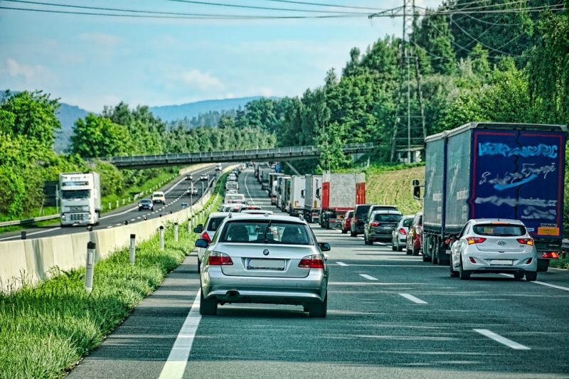 A Traffipaxbolt jó kapcsolatot ápol az autókkal